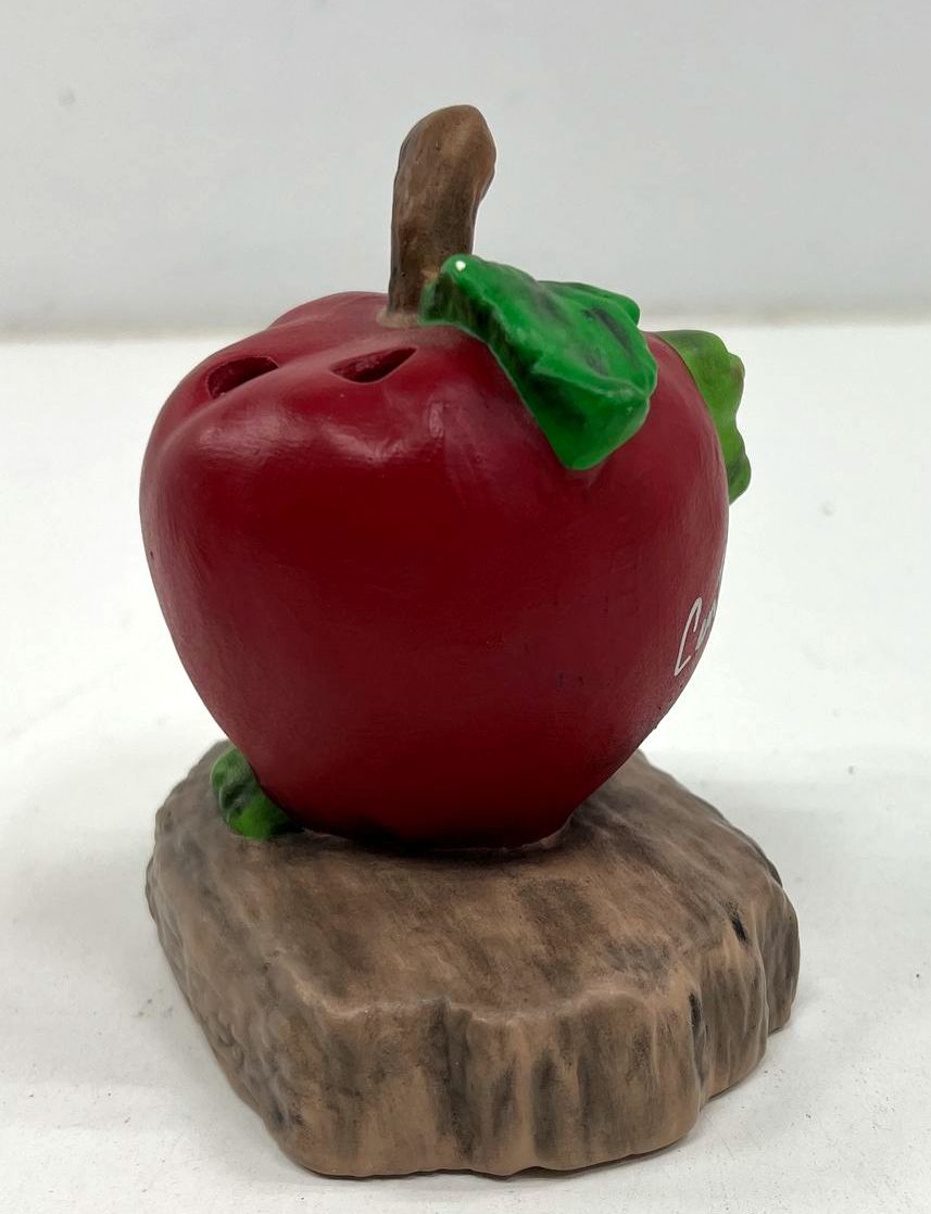 Vintage 80s Hand Painted Central Park 1988 Apple Worms Ceramic Pencil Holder