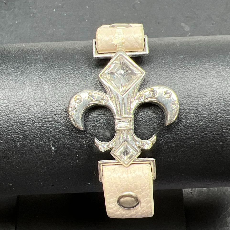 Rock Revival White Leather Style Fleur De Lis Snap Bracelet