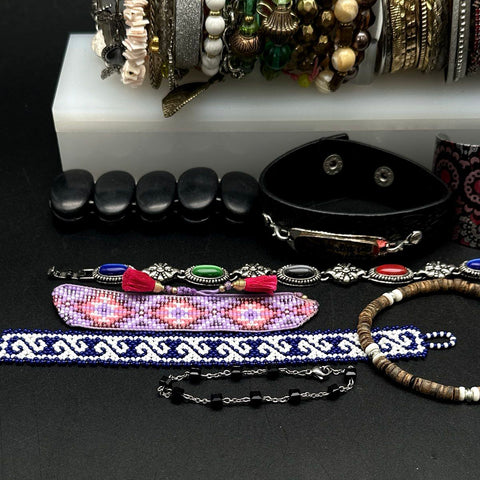 Mixed Fashion Jewelry Lot of 45+ Bracelets Bangles Cuffs Beaded Vintage Modern