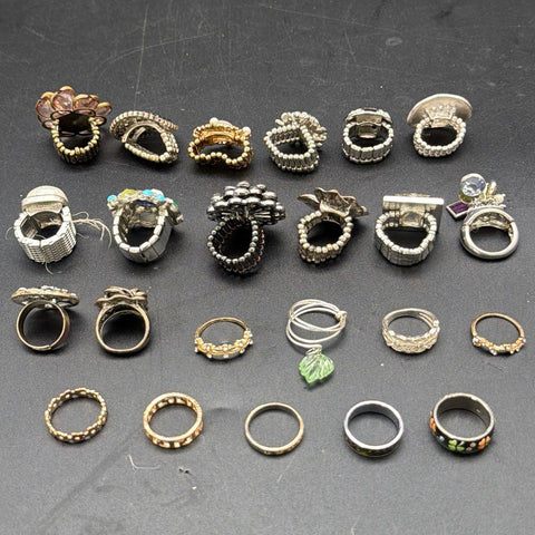 Mixed Fashion Costume Jewelry Lot 23 Rings Statement Stretch Bands Rhinestone
