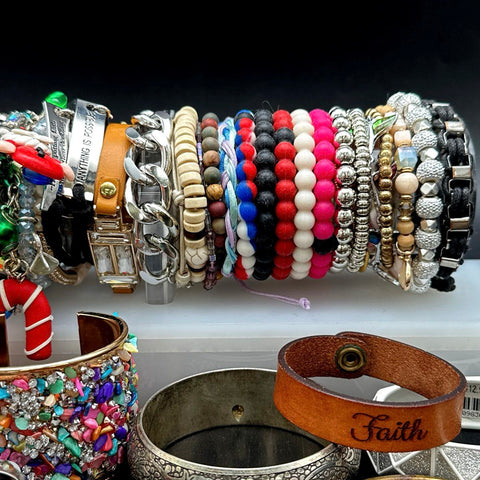 Mixed Fashion Bracelet Lot 45 Pcs Costume Bangles Cuffs Beaded Leather Charms