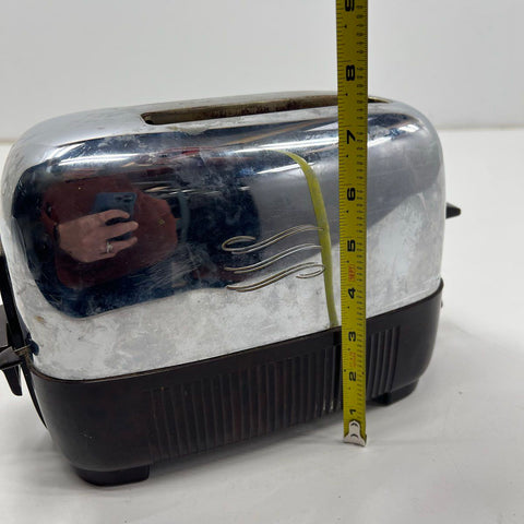 General Electric 139T81 Vintage 1950s Chrome Bakelite 2-Slice Toaster