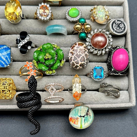 Mixed Fashion Rings Jewelry Lot of 26 Costume Animal Motif Floral Statement