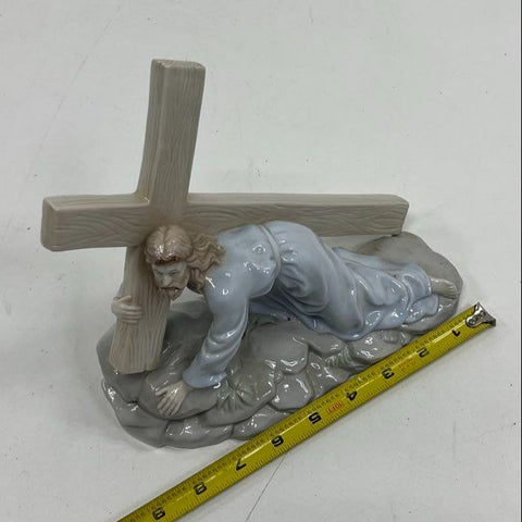 Valencia Collection Jesus Carrying The Cross Porcelain Figurine Religious Statue