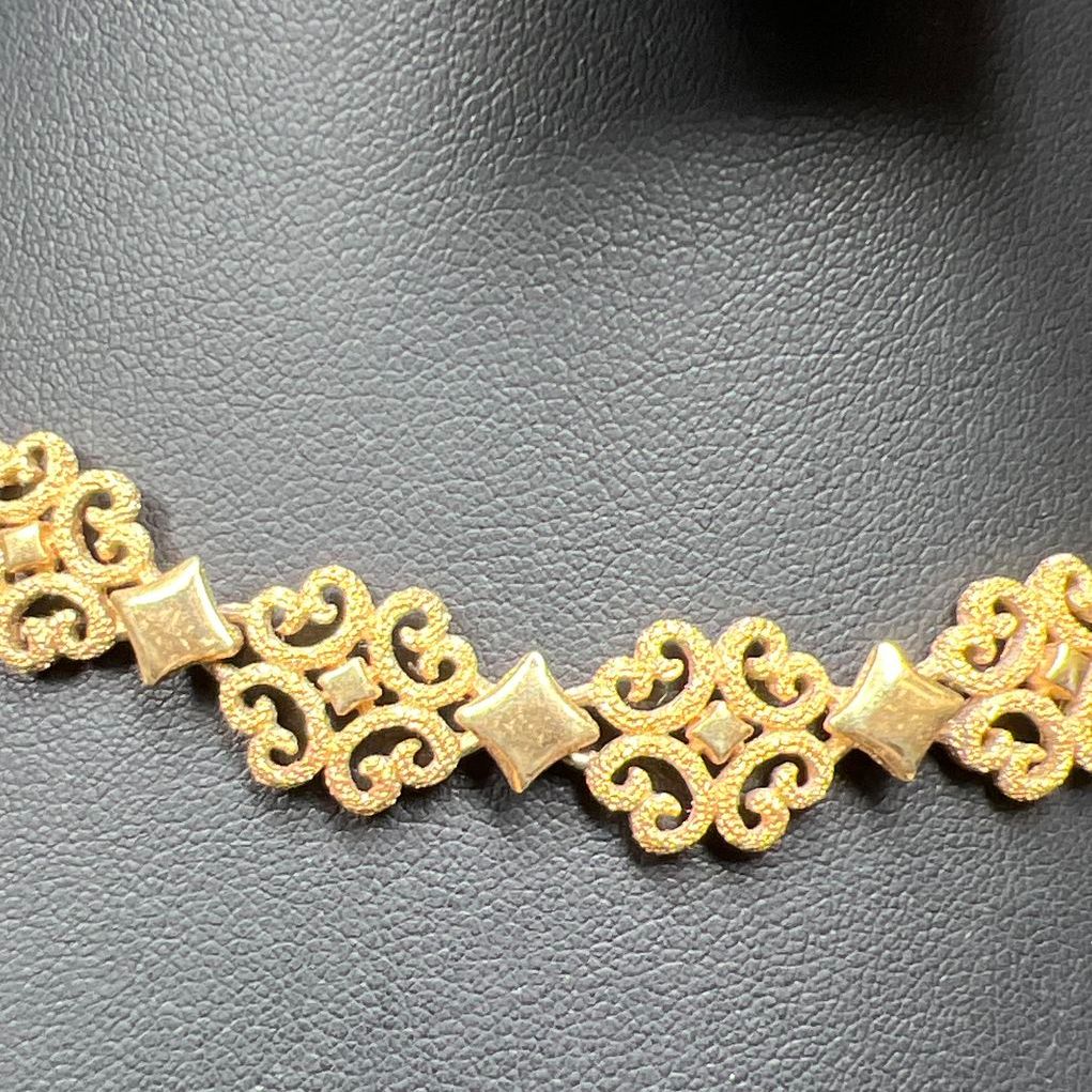 Vintage Avon Precious Pretenders Gold Tone Necklace and Bracelet