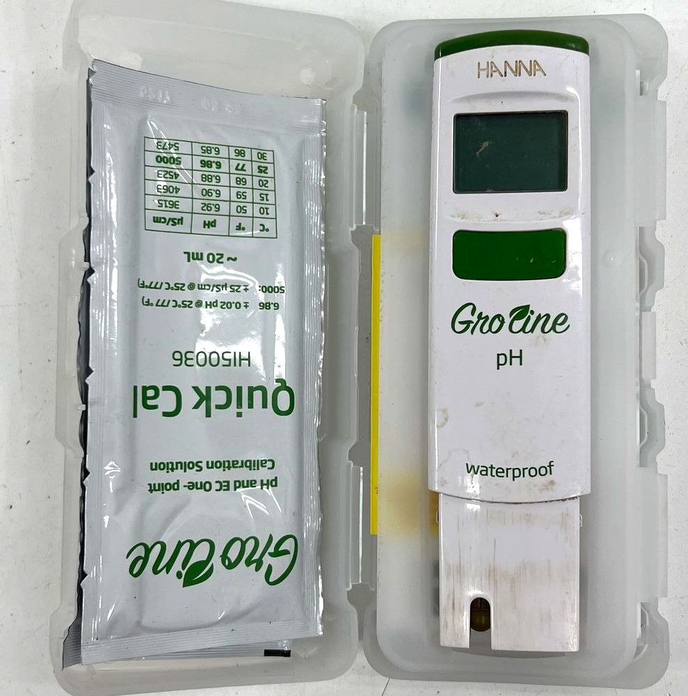 Hanna Instruments HI98118 GroLine Waterproof pH Tester Digital Meter with Case