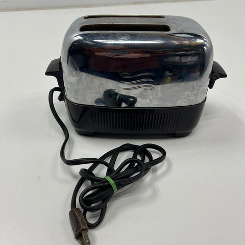 General Electric 139T81 Vintage 1950s Chrome Bakelite 2-Slice Toaster