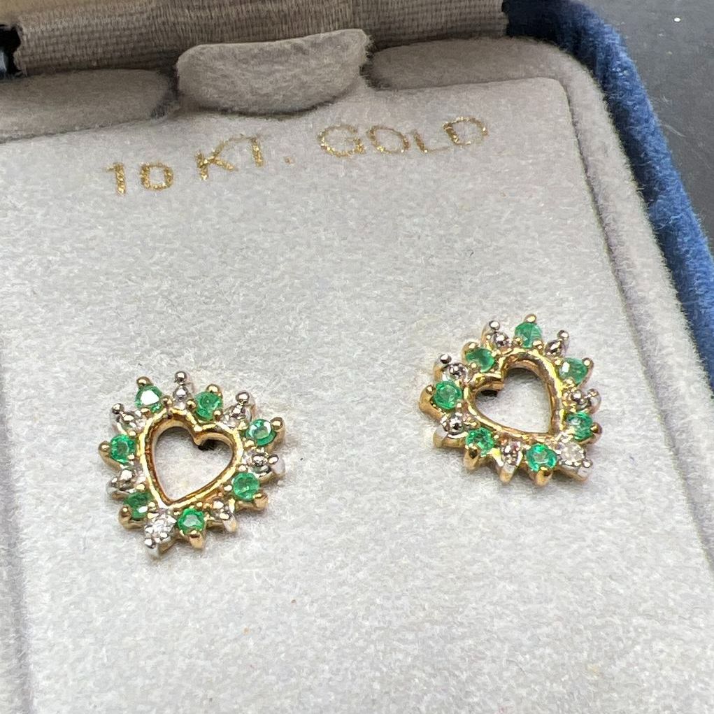 10K Yellow Gold Emerald & Diamond Heart Earrings NIB 1.44g