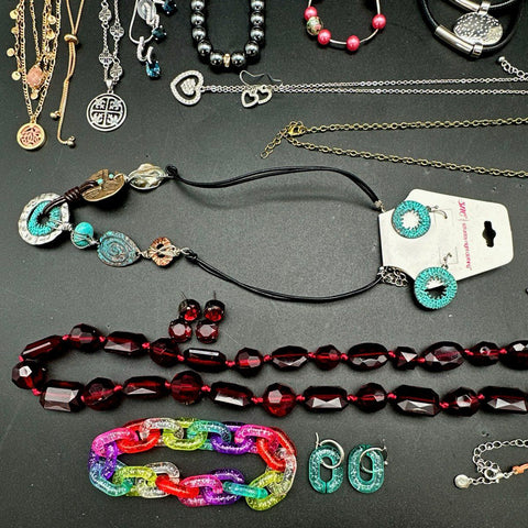 Wearable Costume Jewelry Lot of 25+ Nautical Boho Beaded Necklaces Earrings Sets