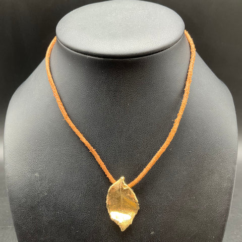 Vintage Hattie Carnegie Gold Tone Leaf Necklace Suede Cord With Original Tag