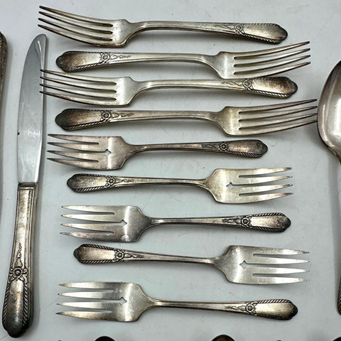 Simeon L & George H Rogers Oneida Silver Plate Flatware Set Floral 27pc Vintage