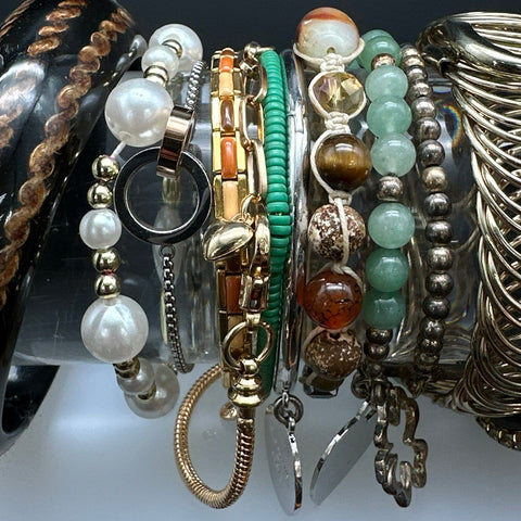 Vintage & Modern Costume Jewelry Lot 20pc Beaded Stretch Bangles Wood Shell
