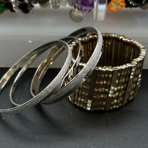 Rastaclat Claire's Modern Fashion Jewelry Lot 25 Beaded Charm Bangle Bracelets