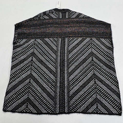 Molly Bracken NWT Knit Poncho Vest Black White Chevron Metallic Eyelash Sz M/L