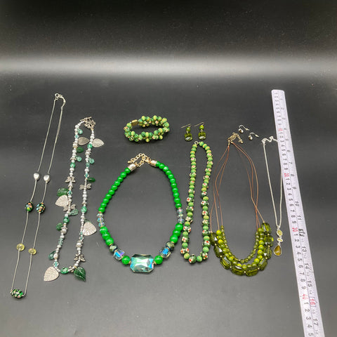 Green Beaded Costume Jewelry Lot Retro Floral Nature Necklaces Earrings 9pc