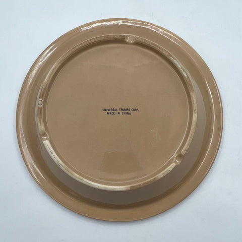 Universal Trumps Corp Ceramic Apple Pie Keeper Dish with 3D Decorative Lid