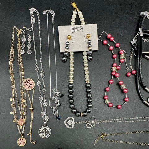 Wearable Costume Jewelry Lot of 25+ Nautical Boho Beaded Necklaces Earrings Sets