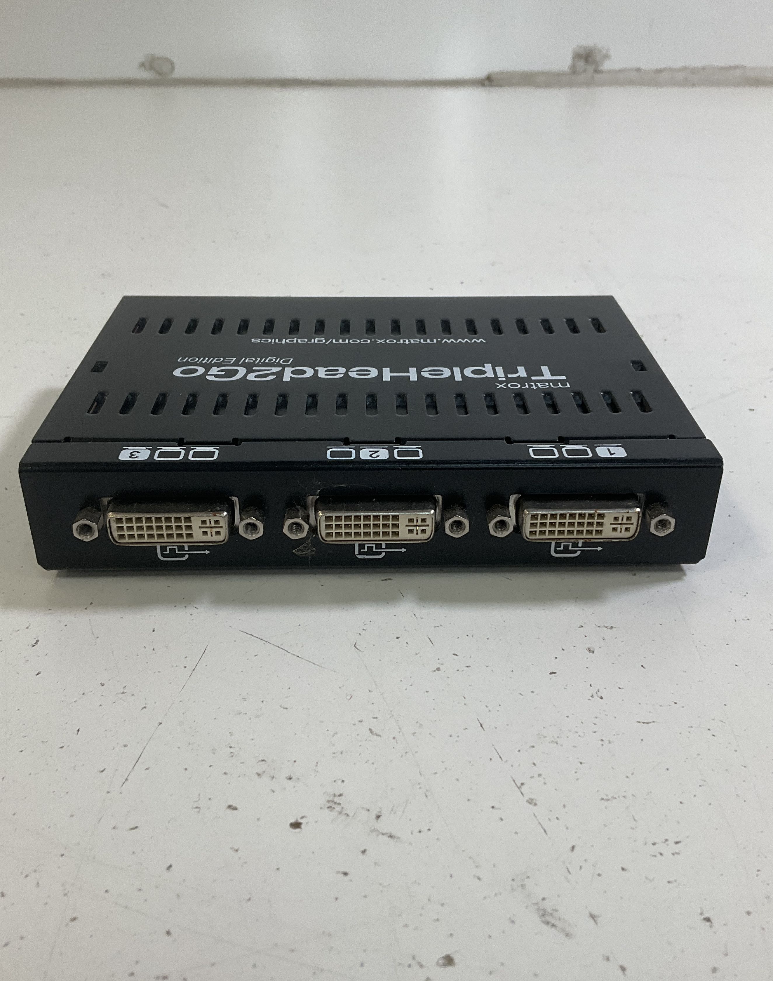 Matrox TripleHead2Go Digital Edition Graphics Expansion Module 3 Monitor Adapter