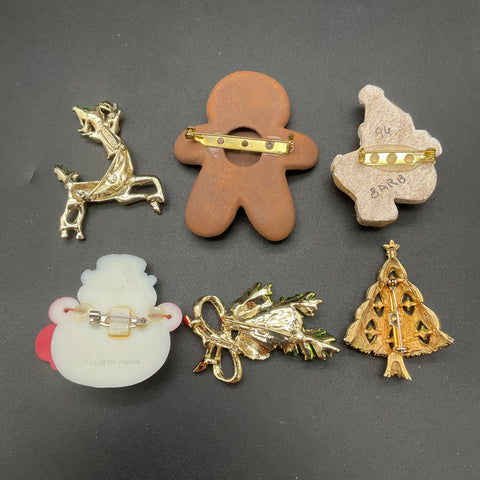 Gerry's JJ Vintage Christmas Holiday Jewelry Lot 7 Pieces Brooches Earrings