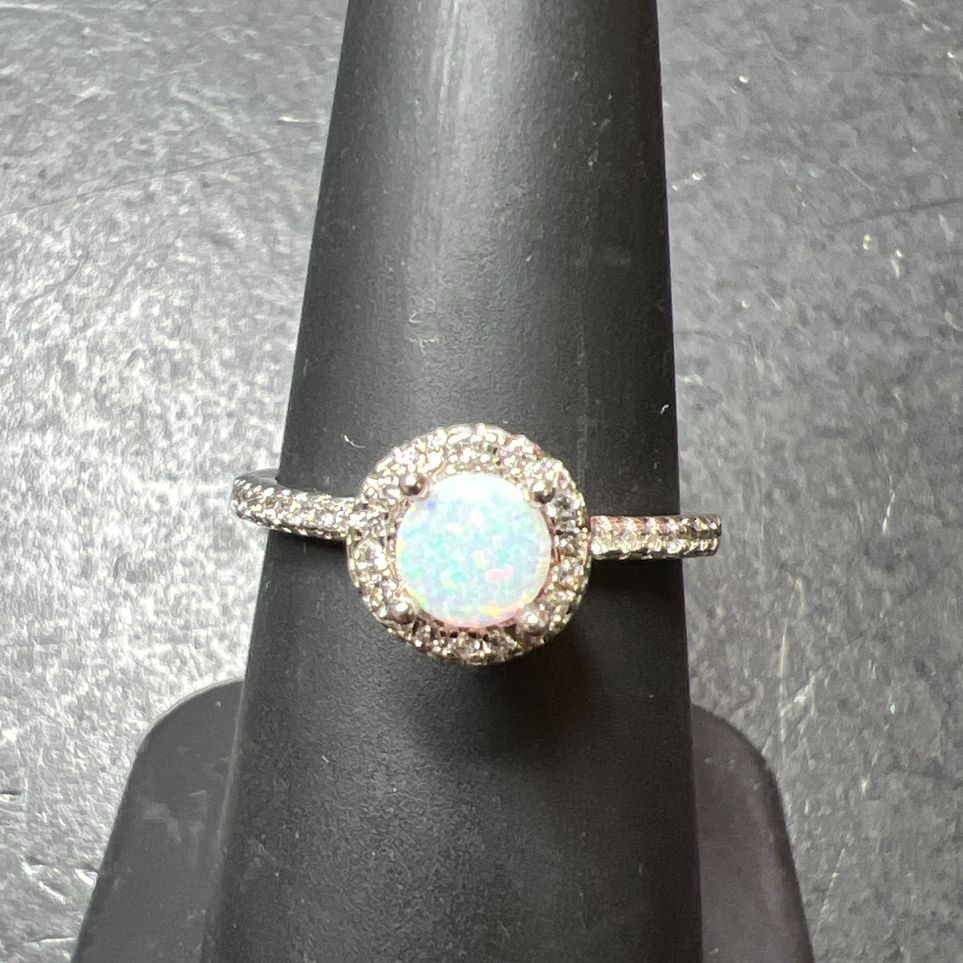925 Sterling Silver Round Opal Ring Size 7 2.25g