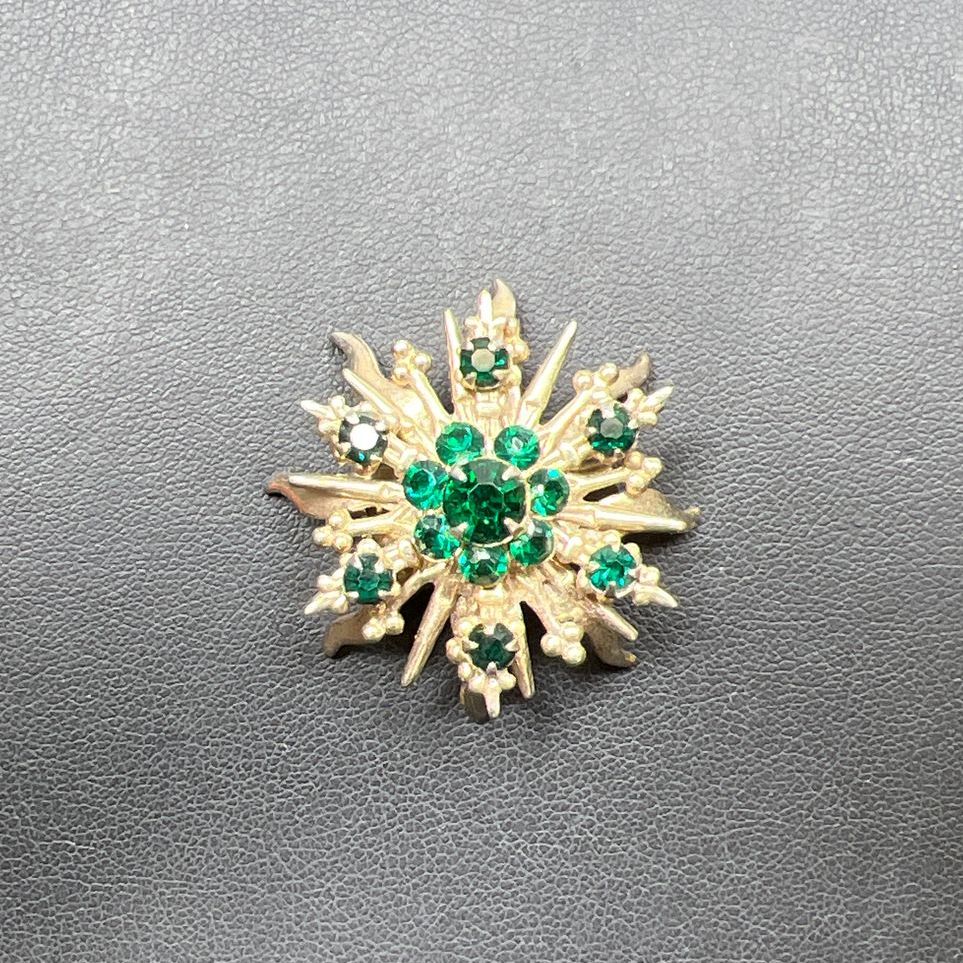 Vintage Style Green Rhinestone Gold Tone Brooch