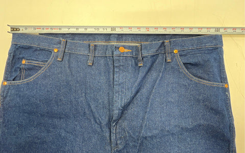 Wrangler Men's Cowboy Cut Relaxed Fit Blue Denim Jeans NWT Sz 48x30