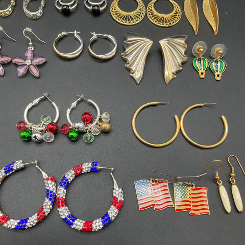 Vintage to Modern Mixed Costume Jewelry Lot 45+ Pairs Earrings Hoops Studs 8oz