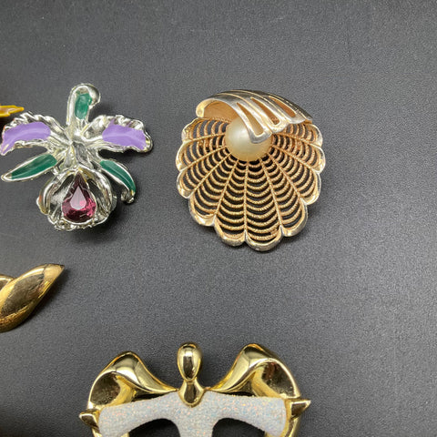 Vintage Costume Jewelry Lot 7 Pcs Gold Silver Tone Enamel Leaf Shell Feather