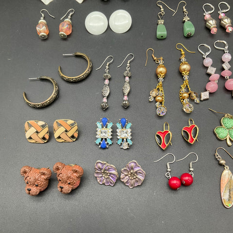 Mixed Costume Jewelry Lot 30+ Pairs Dangle Stud Hoop Earrings Vintage to Modern