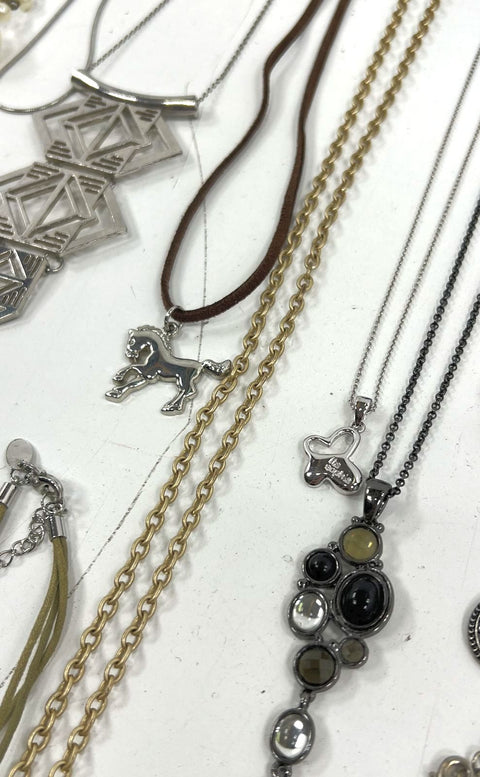 Vintage Lia Sophia & Mixed Costume Jewelry Lot Necklaces Bracelets Earrings