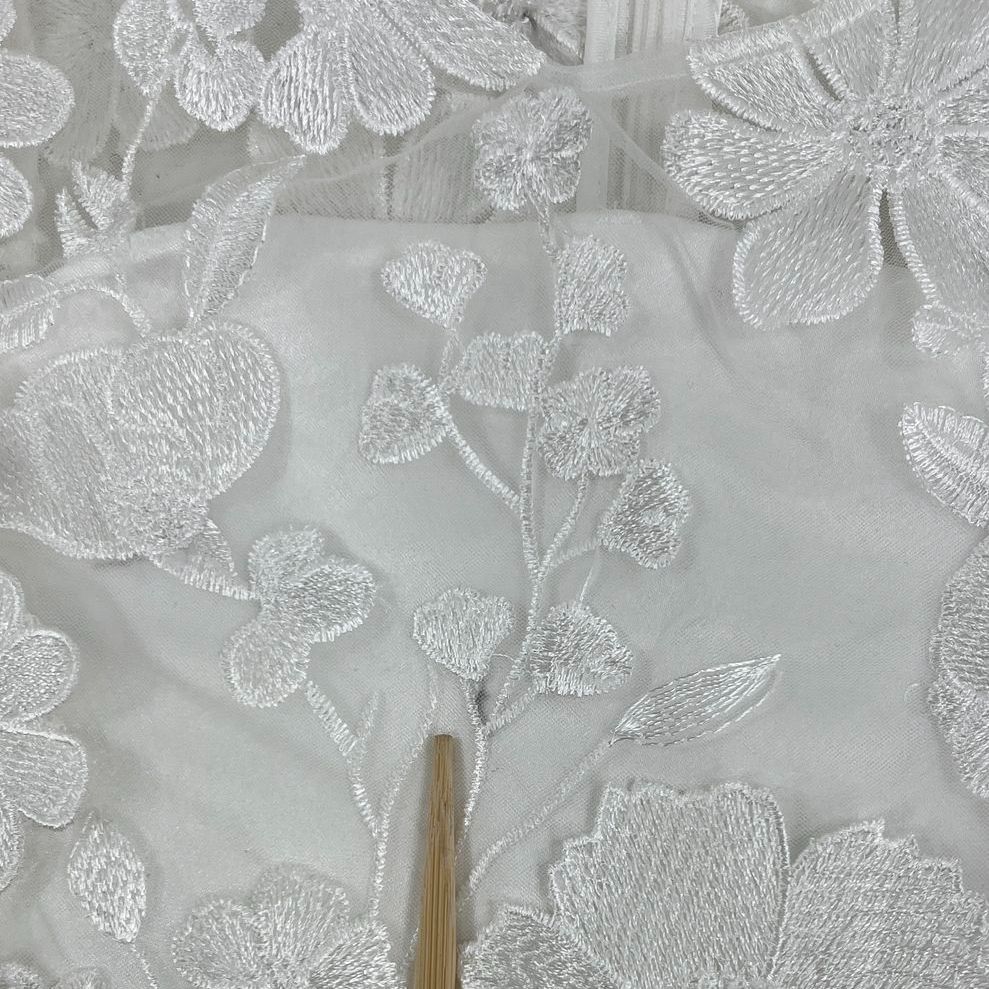 Gio Bespoke Floral Applique Children's Dress White Anthropologie Girl Size 6 NWT