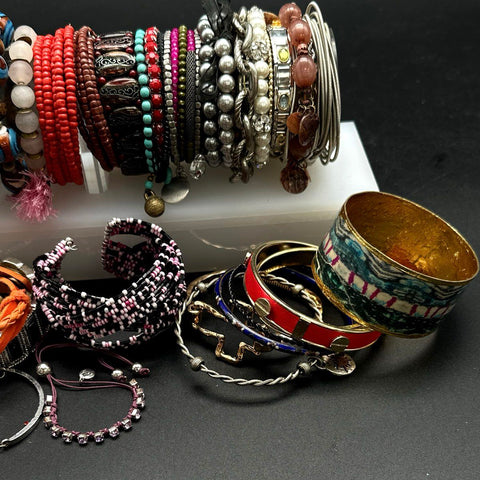 Fashion Costume Jewelry Lot of 40+ Mixed Bracelets Bangles Cuffs Beaded