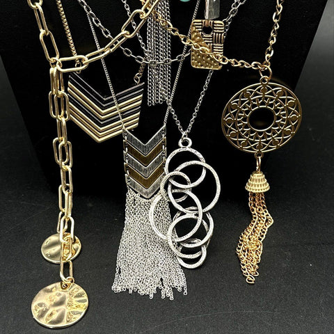 Mixed Costume Jewelry Lot 20+ Fashion Necklaces Gold & Silver Tone Pendants