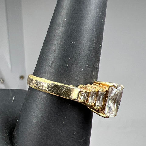 18K GE White Rhinestone Ring Size 8 3.6g