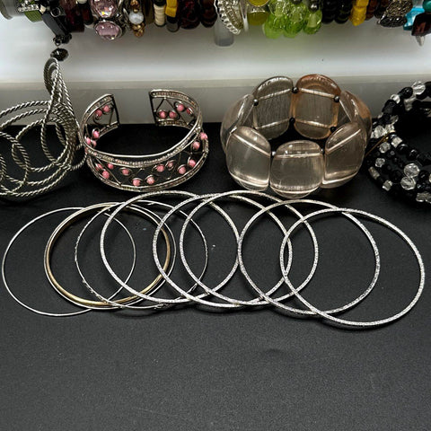 Vintage Style Costume Jewelry Lot 25+ Bangles Cuffs Beaded Stretch Bracelets