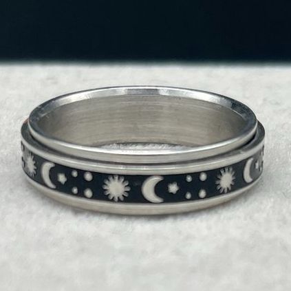 Silver Tone Fashion Rings Jewelry Lot of 6 Spinner Celestial Cat Heart Bolt