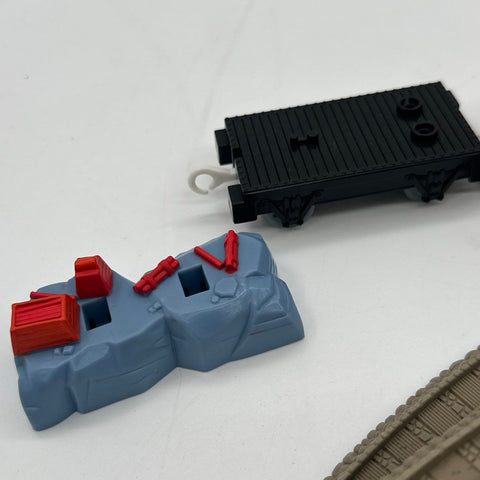 Thomas & Friends TrackMaster Rides The Rails Starter Set Elsbridge Station Lot