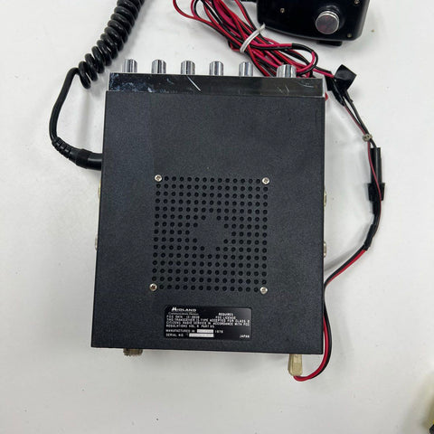 Vintage Midland 13-883B CB Radio Transceiver With Microphone & Bracket 1976