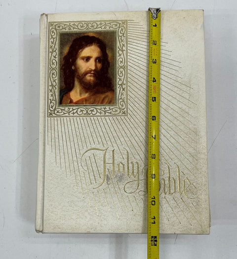Vintage 1979 The New American Holy Bible Fireside Family Edition Catholic White