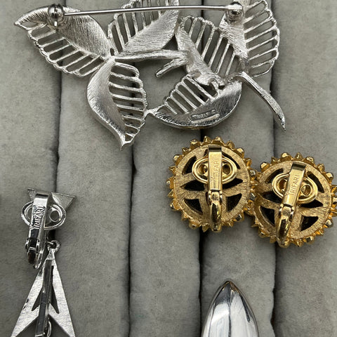 Vintage Trifari Costume Jewelry Lot 7 Items Signed Bangle Brooches Earrings
