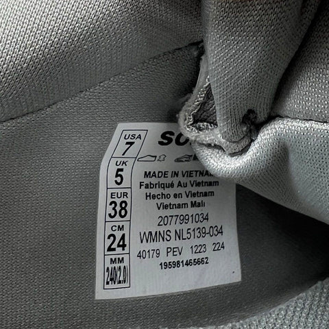 Sorel Out N About III Low Metallic Silver Waterproof Sneaker Women's Size 7