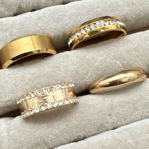 Gold Tone Fashion Ring Jewelry Lot of 4 Rhinestone Bands Assorted Styles