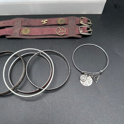 Vintage & Modern Costume Jewelry Lot 23 Bracelets Bangles Cuffs Beaded Steampunk