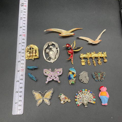 Vintage to Modern Animal Costume Jewelry Lot 15pc Birds Butterflies Cats Pig