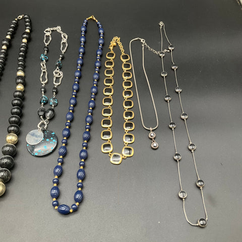 Vintage & Fashion Necklace Jewelry Lot of 8 Beaded Chain Multi-Strand Pendant