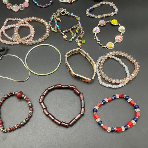 Mixed Costume Jewelry Lot 25+ Bracelets Beaded Stretch Bangle Charm Vintage Boho
