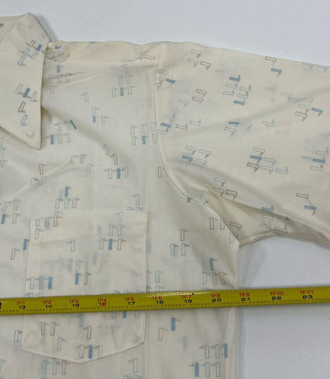 Vintage Men's Van Heusen Van Q Ivory Button Up Collared Shirt