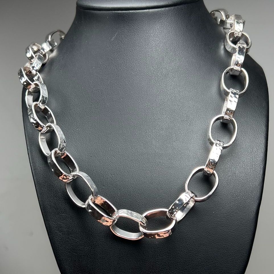 Talbots Silver Tone Chunky Hammered Rolo Link Chain Toggle Necklace 20 Inch