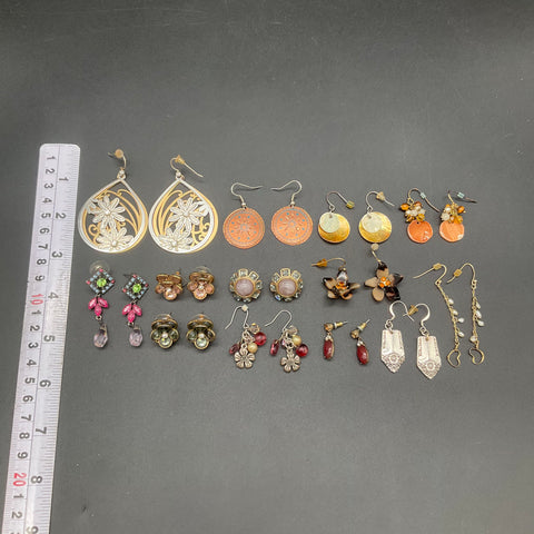 Vintage & Modern Earring Jewelry Lot 12 Pairs Mixed Styles Shell Rhinestones