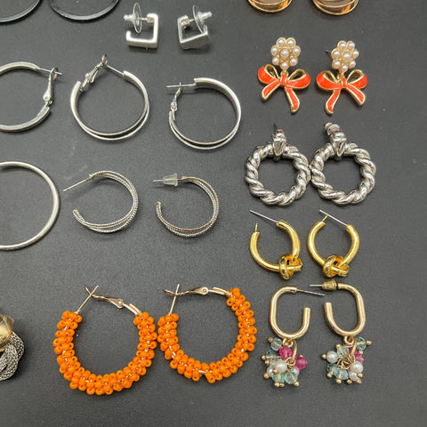 Mixed Fashion Earring Lot 22 Pairs Gold Silver Tone Hoops Drops Vintage Modern